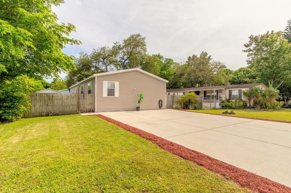 1091 Green Acres Cir, Daytona Beach FL  32119-2449 exterior