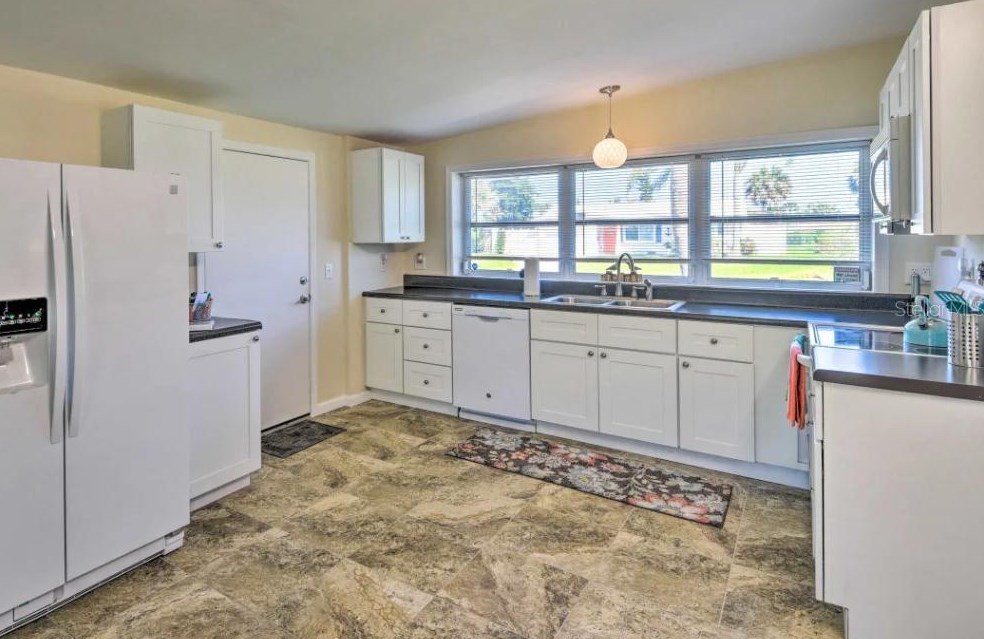 132 Longwood Dr, Ormond Beach FL  32176-3558 exterior