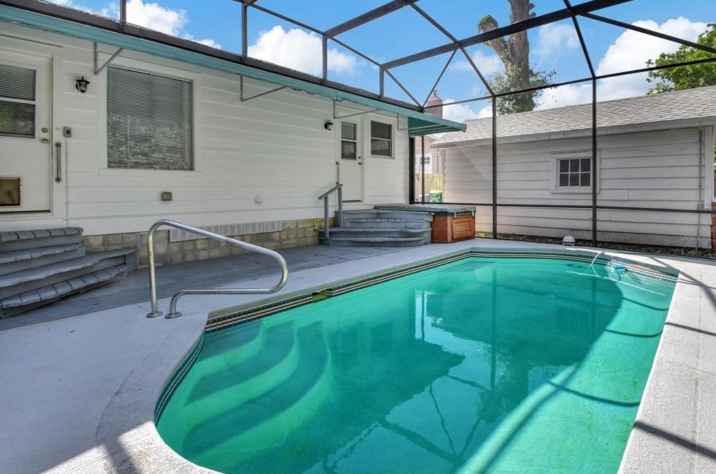 130 Garfield Ave, Deland FL  32724-4408 exterior