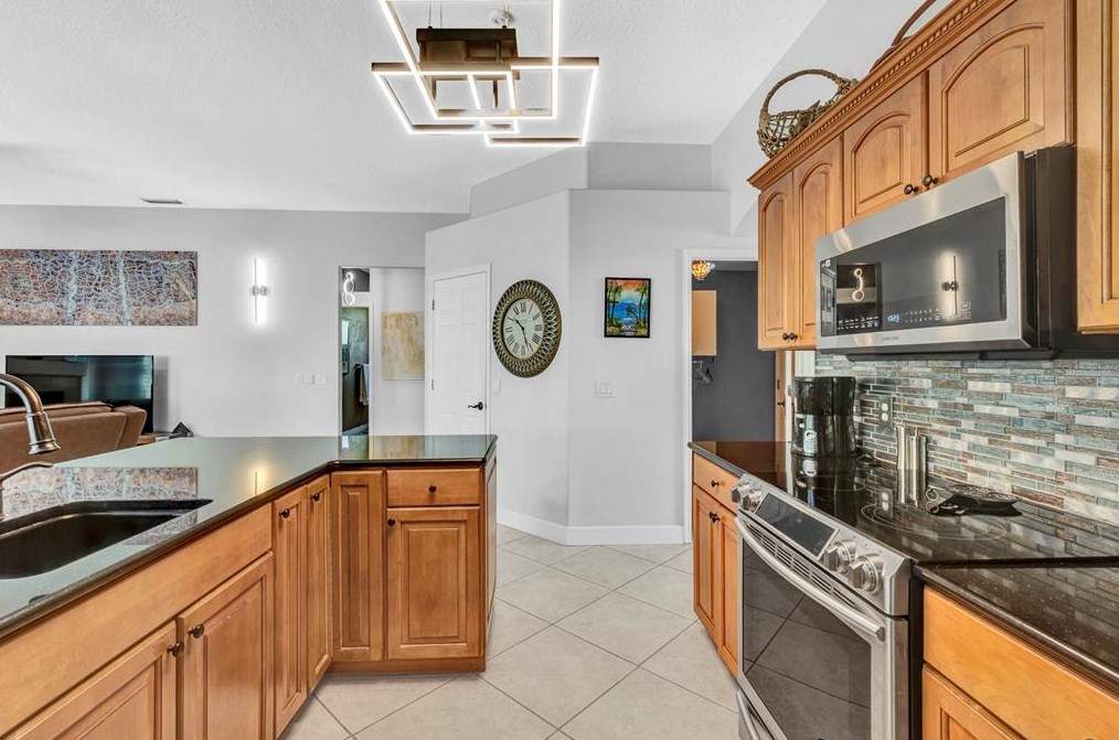 7 Carrington Ln, Ormond Beach FL  32174-3896 exterior