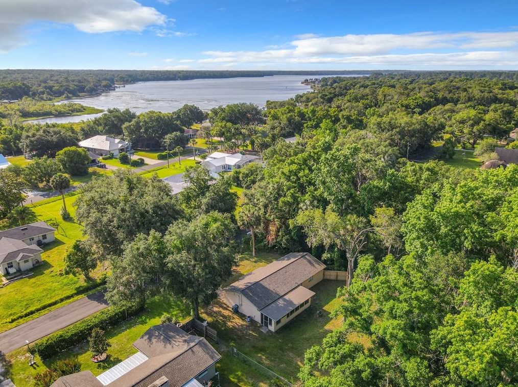 1522 Center St, Deland FL 32720-3001 exterior