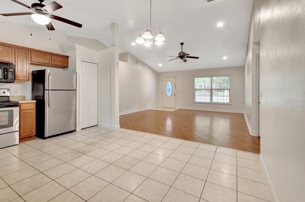 1104 Helen Dr, Deland FL  32720-9500 exterior