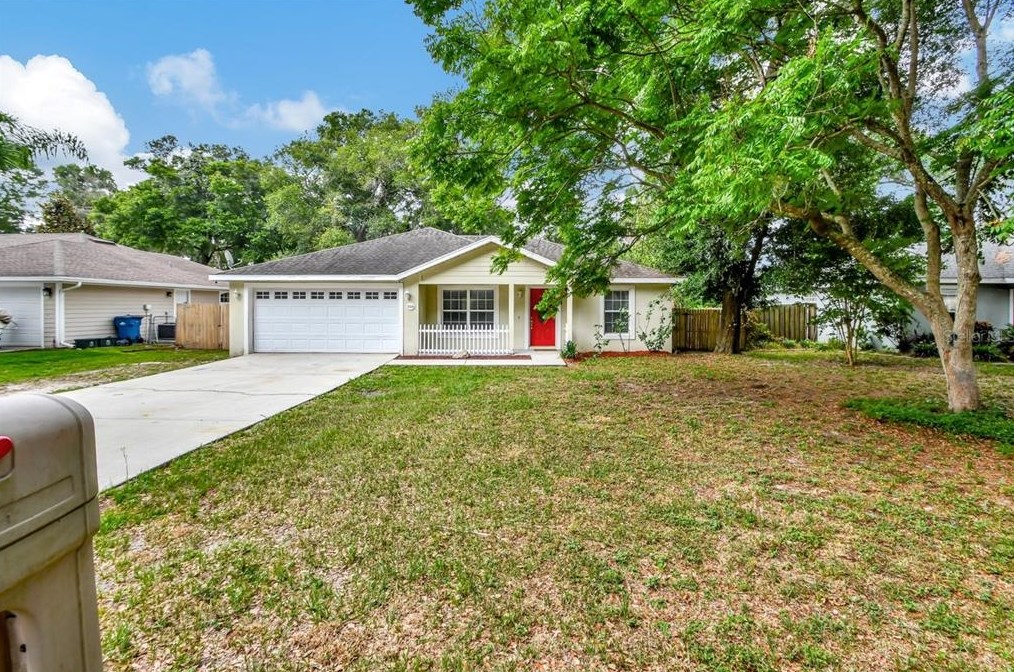 1104 Helen Dr, Deland FL  32720-9500 exterior