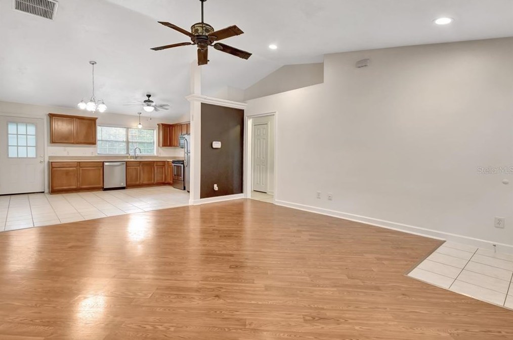 1104 Helen Dr, Deland FL  32720-9500 exterior