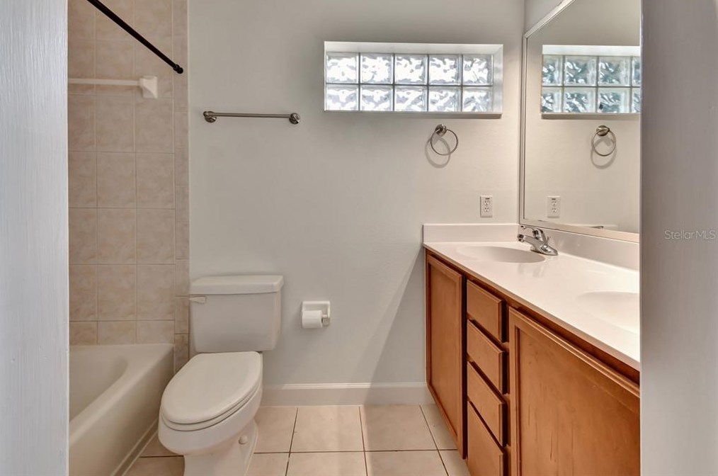 1104 Helen Dr, Deland FL  32720-9500 exterior