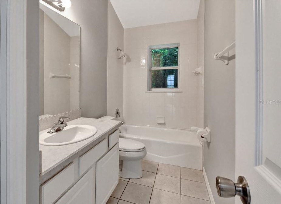 1536 Robinwood Dr, Deland FL  32720-2596 exterior