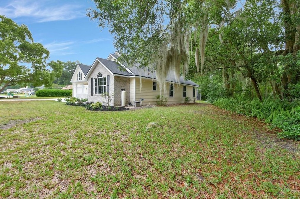 1536 Robinwood Dr, Deland FL  32720-2596 exterior