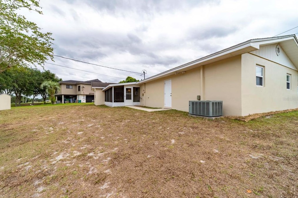 1070 Elkcam Blvd, Deltona FL  32725-2808 exterior