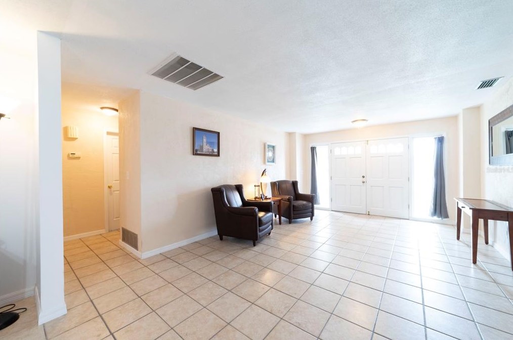 1070 Elkcam Blvd, Deltona FL  32725-2808 exterior