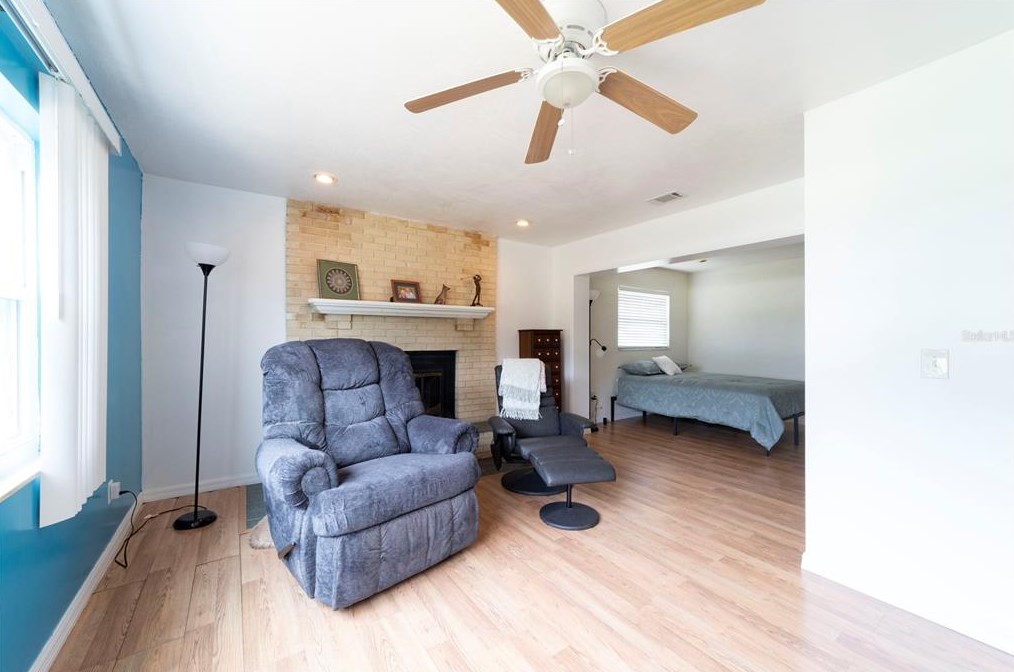 1070 Elkcam Blvd, Deltona FL  32725-2808 exterior