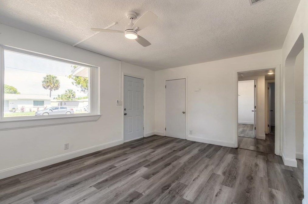 916 Essex Rd, Daytona Beach FL  32117-4513 exterior