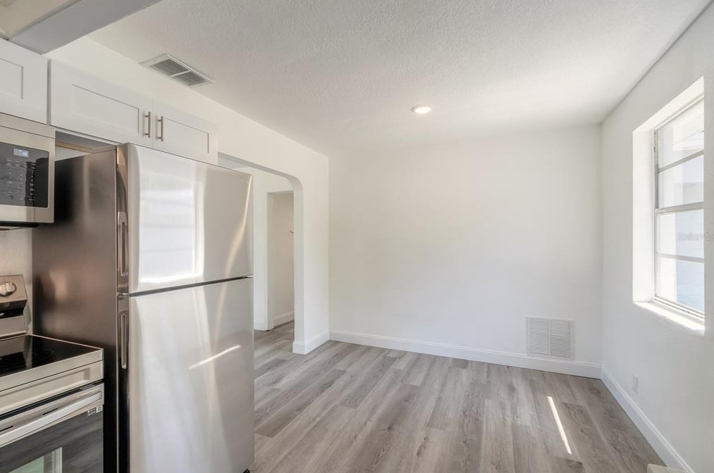 916 Essex Rd, Daytona Beach FL  32117-4513 exterior