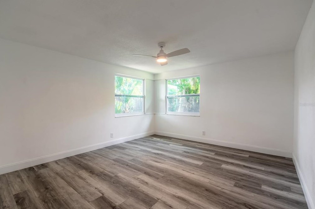 916 Essex Rd, Daytona Beach FL  32117-4513 exterior