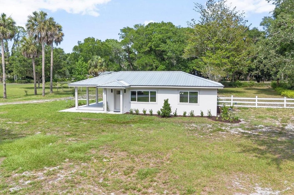 131 Interlake Ave, Deland FL 32724-4803 exterior