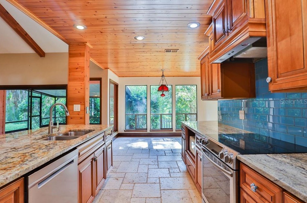 121 Willow Bnd Ln, Ormond Beach FL  32174-4850 exterior