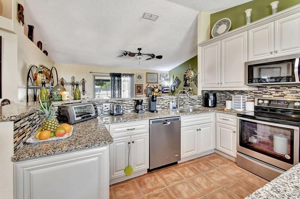 2374 Belen Dr, Deltona FL  32738-7844 exterior