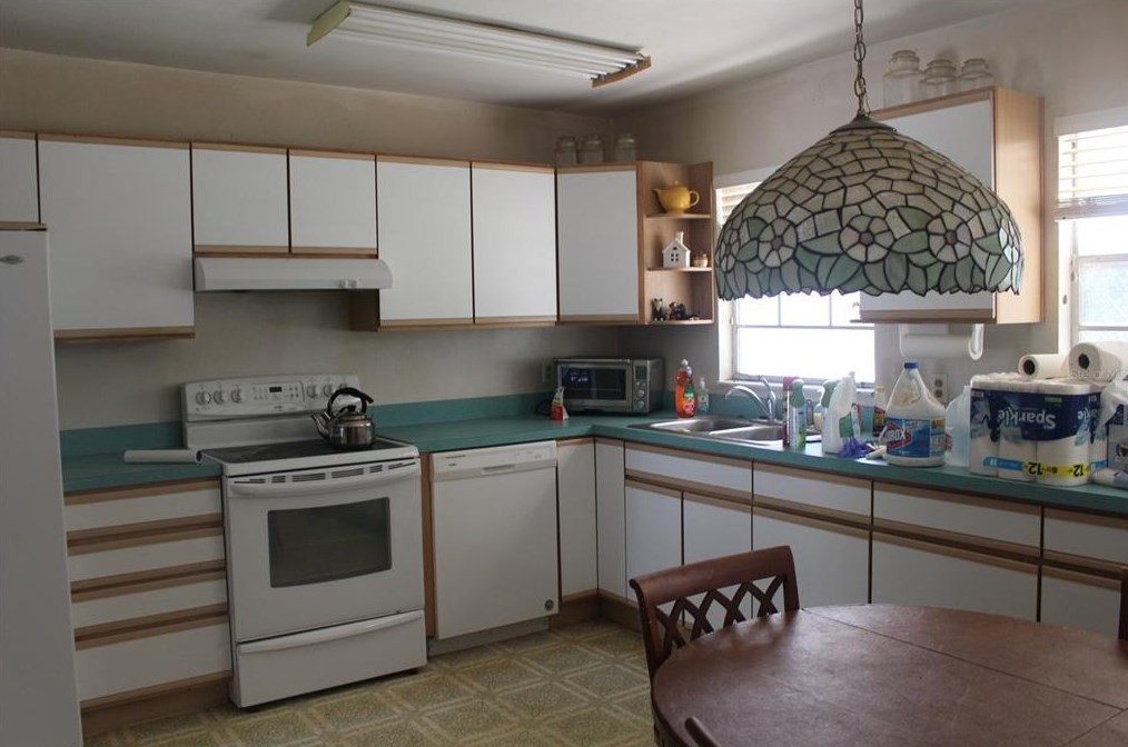 331 College Ct, Deland FL  32720-3301 exterior