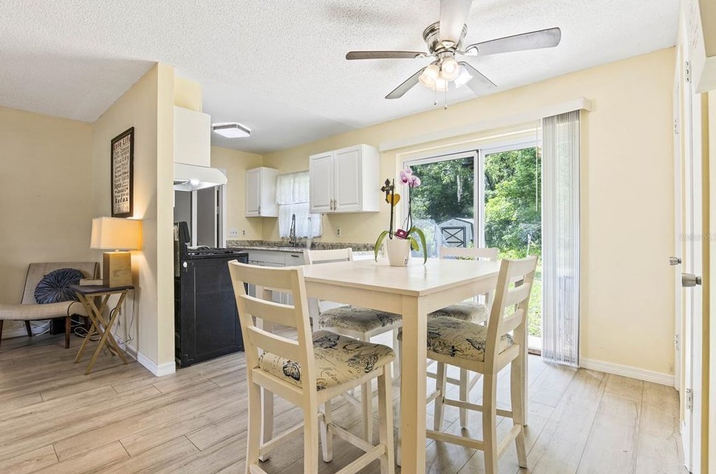 1045 Oaktree Ln, Deland FL  32720-7234 exterior