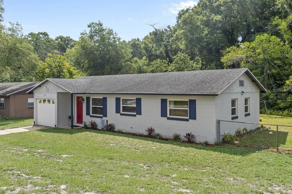 1045 Oaktree Ln, Deland FL  32720-7234 exterior