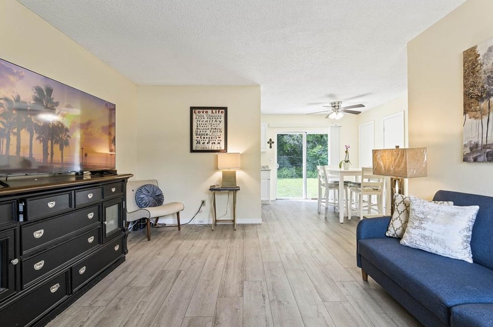 1045 Oaktree Ln, Deland FL  32720-7234 exterior