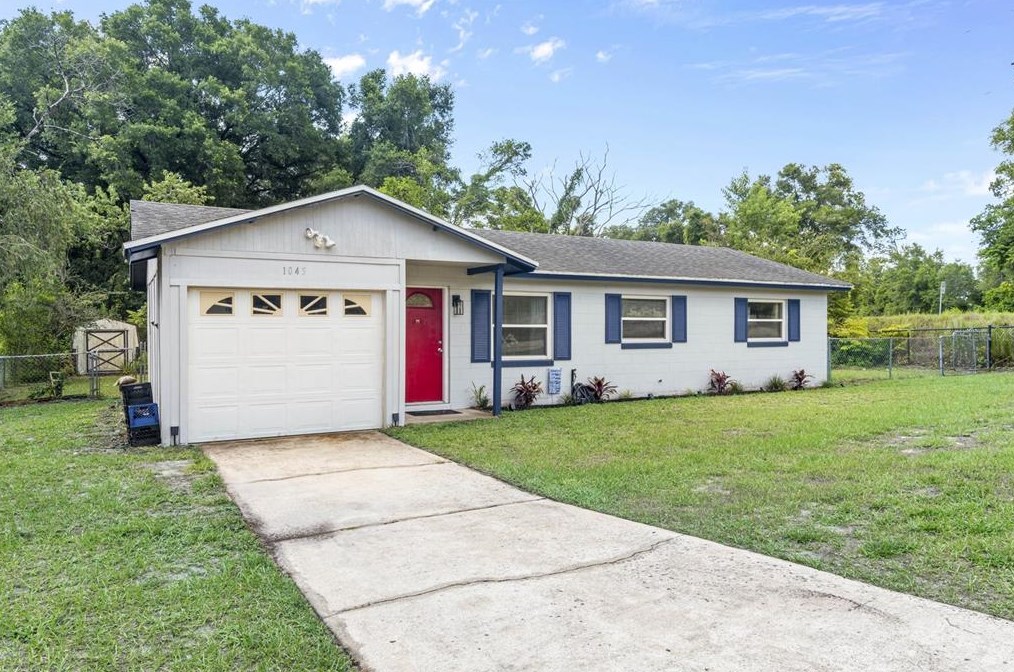 1045 Oaktree Ln, Deland FL  32720-7234 exterior