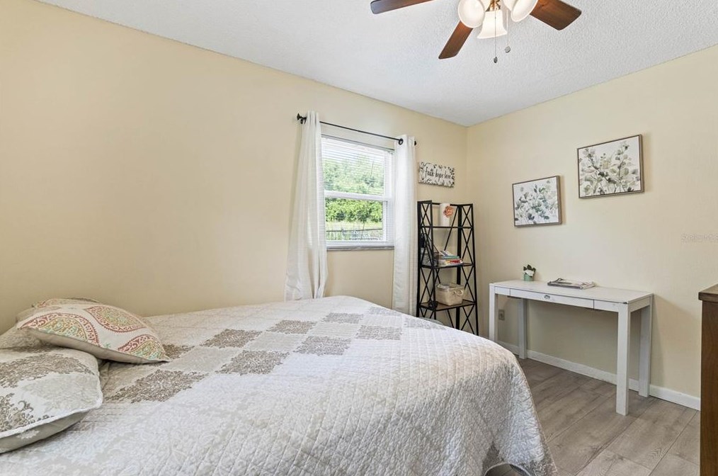 1045 Oaktree Ln, Deland FL  32720-7234 exterior