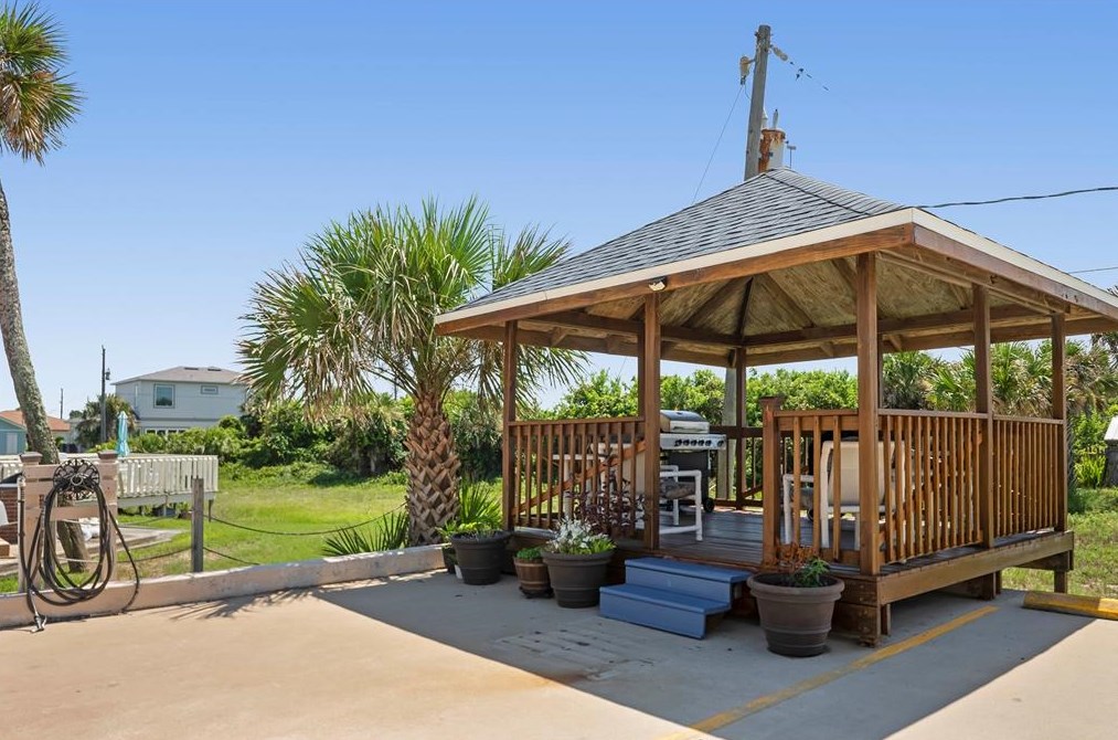 2294 Ocean Shore Blvd, Ormond Beach FL  32176-2856 exterior