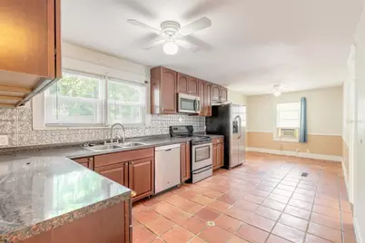 724 N Oleander Avenue, Daytona Beach, FL 32118 - Photo 19