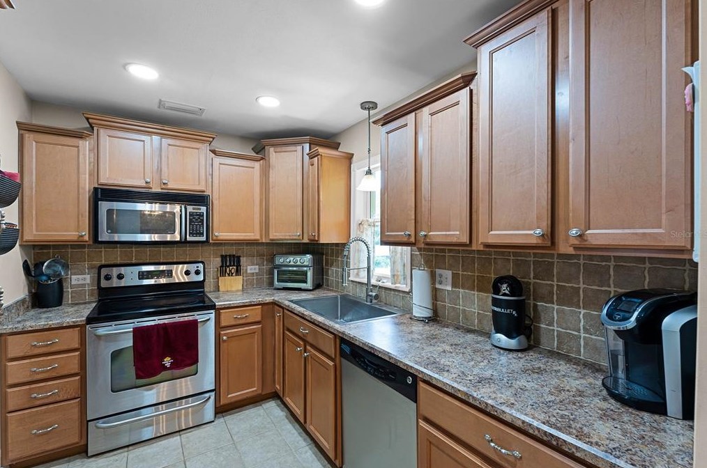 744 Woodward Ave, Deland FL  32720-6539 exterior