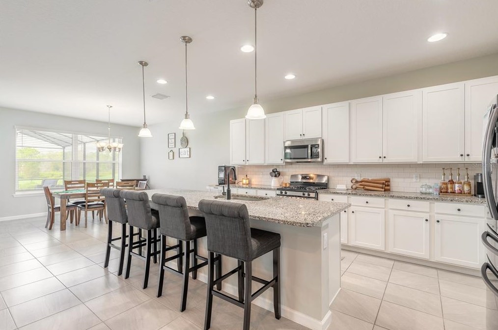 1074 Victoria Hl Dr, Deland FL  32724 exterior