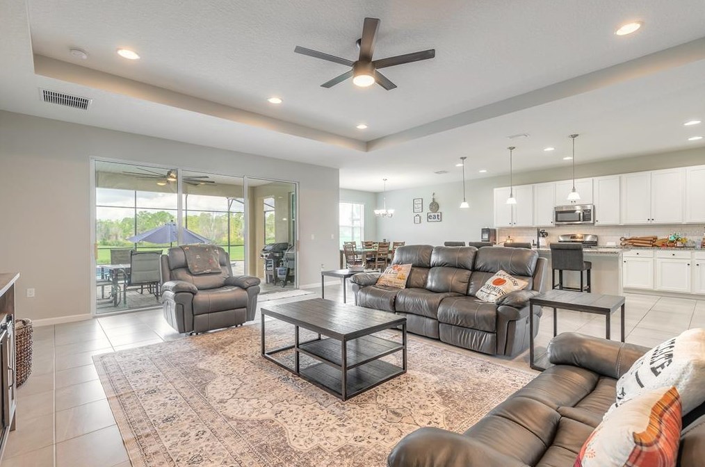 1074 Victoria Hl Dr, Deland FL  32724 exterior