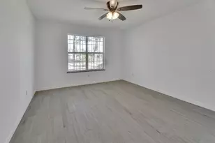 2400 S Glen Eagles Dr, Deland, FL 32724 - Photo 13