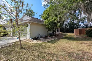 913 Lake Lindley Dr N, Deland, FL 32724 - Photo 25