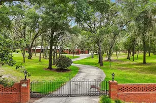 2221 Oak Hill Dr, Deland, FL 32720 - Photo 1