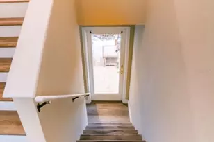 5169 Oxford Dr, Sarasota, FL 34242 - Photo 15