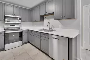 2480 S Glen Eagles Dr, Deland, FL 32724 - Photo 11