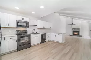 17287 Timber Oak Ln, Fort Myers, FL 33908 - Photo 9