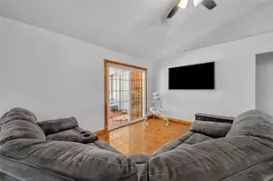 725 W 9th St, Deltona, FL 32725 - Photo 9