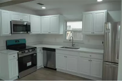 722 65th Avenue E, Bradenton, FL 34203 - Photo 3