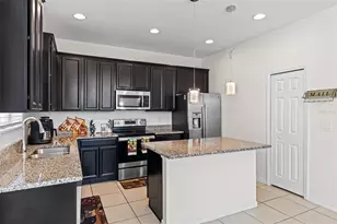 978 E 10th St, Apopka, FL 32703 - Photo 9