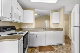 633 Clairmont Ln, South Daytona, FL 32119 - Photo 9