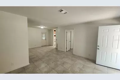 1079 N Gertrude Court, Daytona Beach, FL 32117 - Photo 3