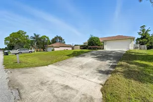 3154 Lynnhaven St, Deltona, FL 32738 - Photo 5