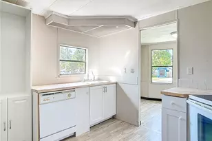 1585 Tuscaloosa Ave, Daytona Beach, FL 32117 - Photo 3