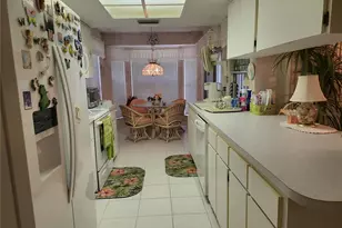 2687 Royal Ridge Dr, Spring Hill, FL 34606 - Photo 7