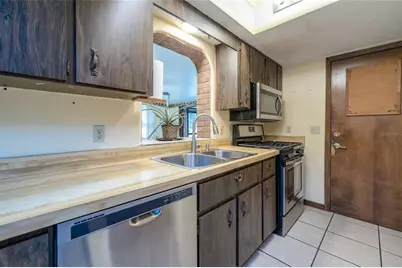 1112 E Beresford Avenue, Deland, FL 32724 - Photo 9