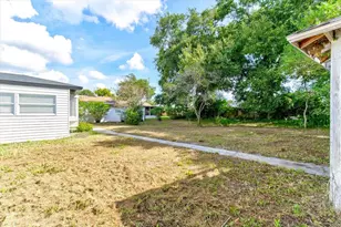 2210 SE 1st St, Orange City, FL 32763 - Photo 9