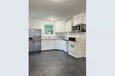 330 S Woodland Boulevard #4, Deland, FL 32720 - Photo 5