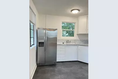 330 S Woodland Boulevard #4, Deland, FL 32720 - Photo 3