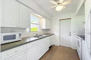 1401 Orange Tree Dr, Edgewater, FL 32132 - Photo 13